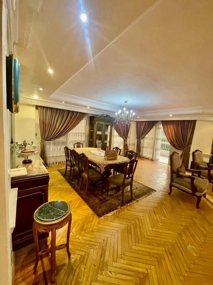 شقه مفروشه للإيجار بالمهندسين تفرعات شارع جامعة الدول العربيه Cairo