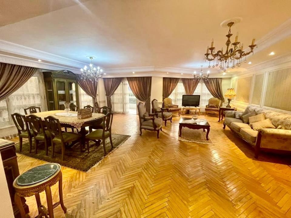 شقه مفروشه للإيجار بالمهندسين تفرعات شارع جامعة الدول العربيه Cairo